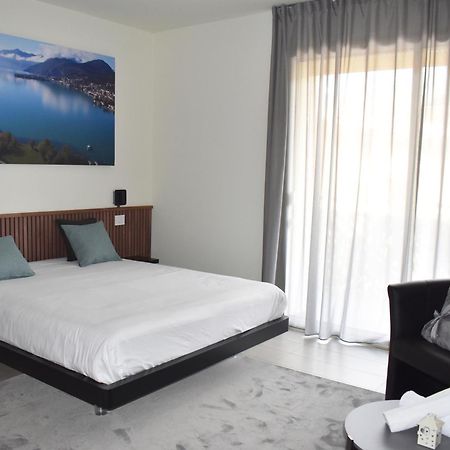 Baia Delle Rose Via Roma 111 Apartman Costa Volpino Kültér fotó