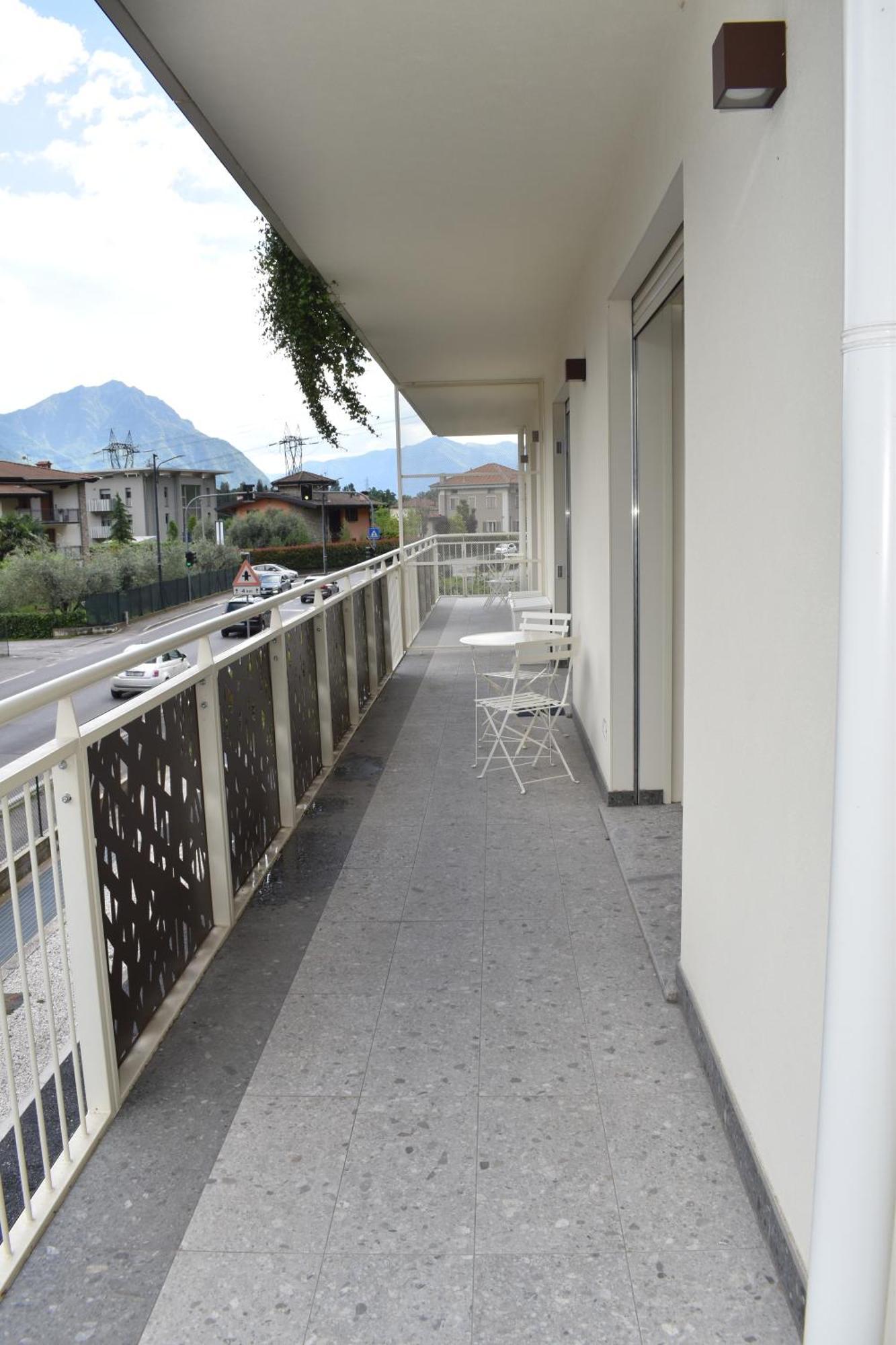 Baia Delle Rose Via Roma 111 Apartman Costa Volpino Kültér fotó