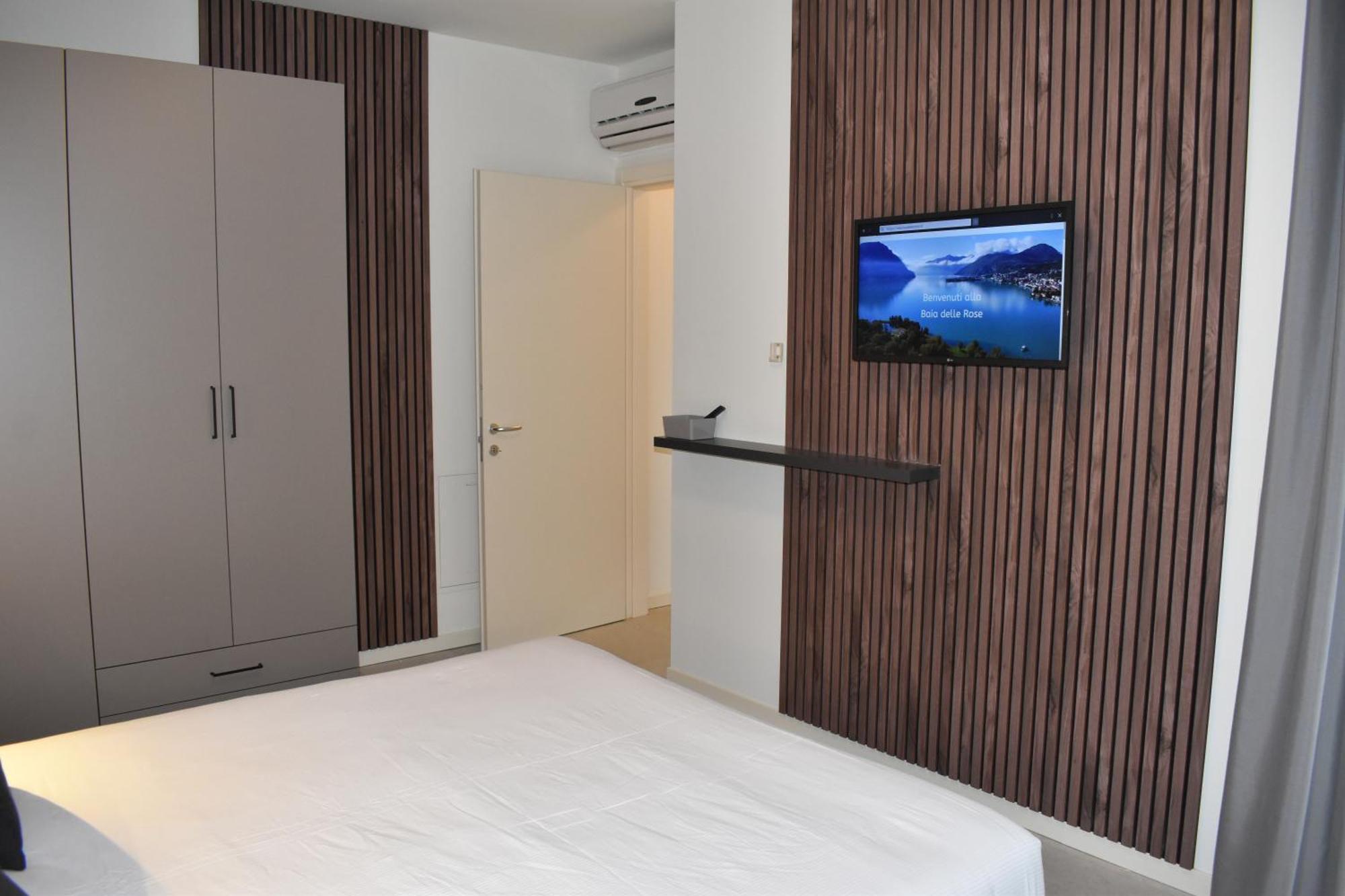 Baia Delle Rose Via Roma 111 Apartman Costa Volpino Kültér fotó