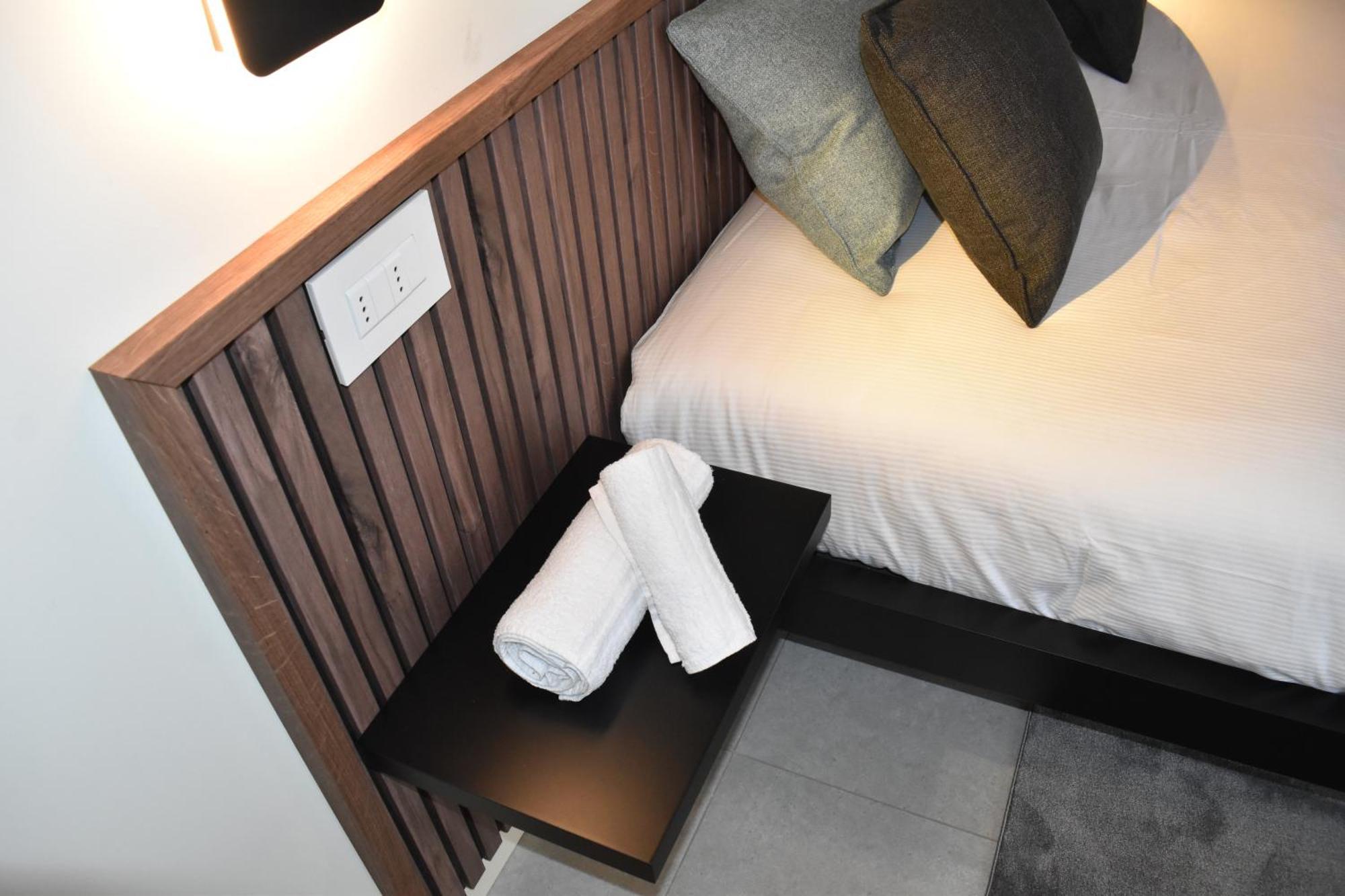 Baia Delle Rose Via Roma 111 Apartman Costa Volpino Kültér fotó