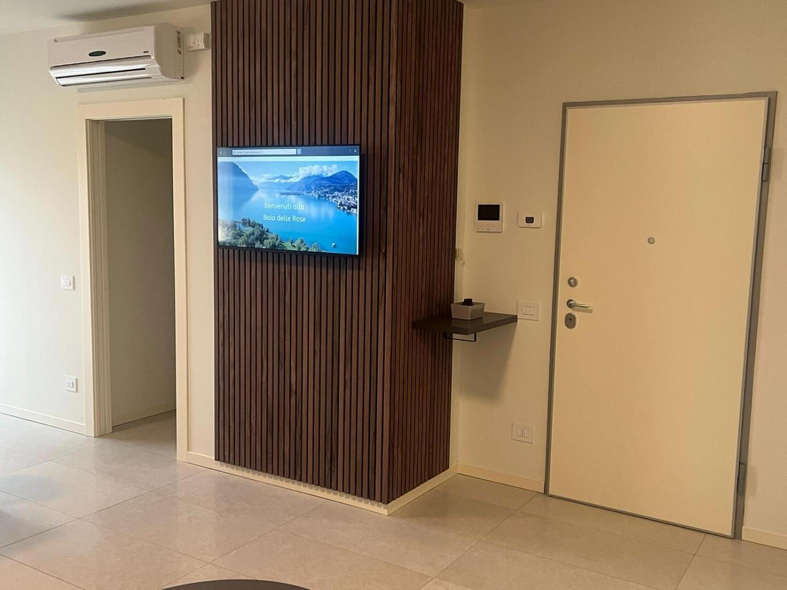 Baia Delle Rose Via Roma 111 Apartman Costa Volpino Szoba fotó
