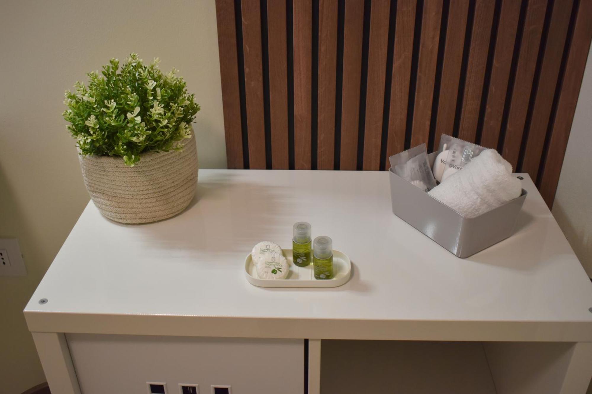 Baia Delle Rose Via Roma 111 Apartman Costa Volpino Kültér fotó