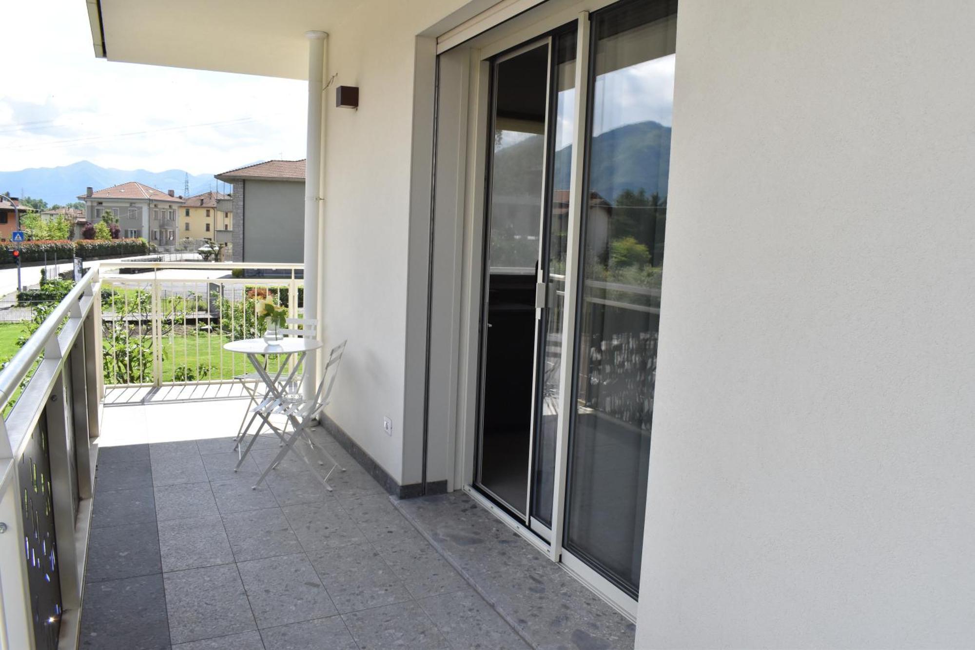 Baia Delle Rose Via Roma 111 Apartman Costa Volpino Kültér fotó